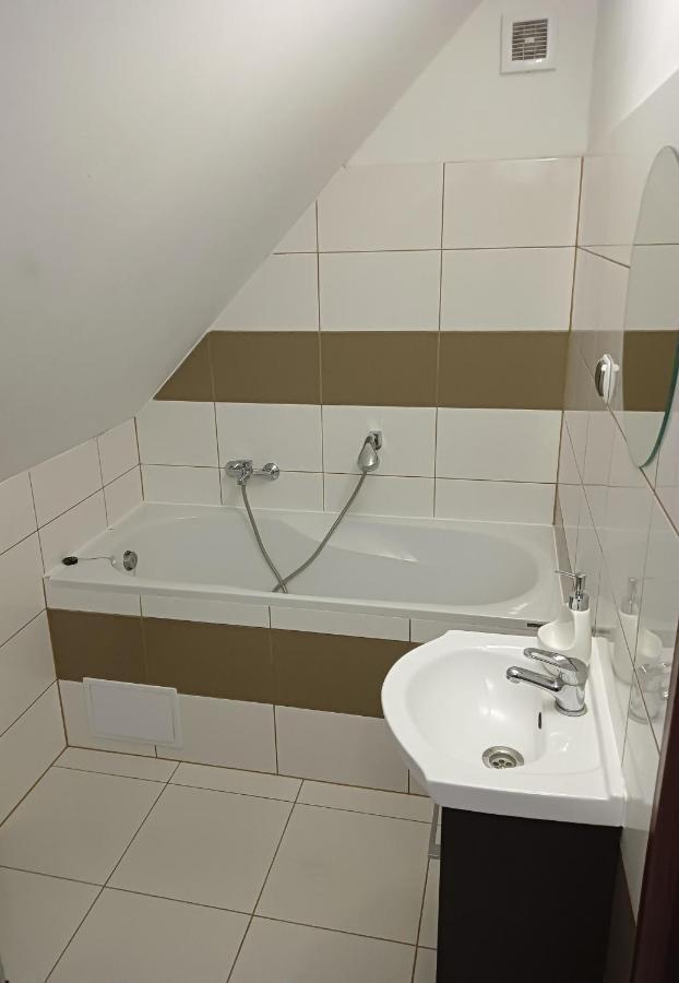 Wynajem Pokoi Wiki Apartment Mikołajki Bagian luar foto